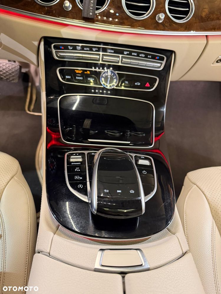 Mercedes-Benz Klasa E - 18