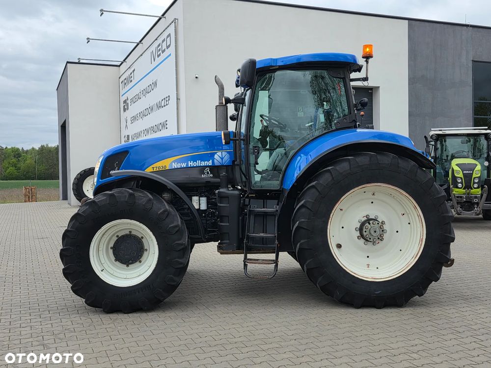 New Holland T7030 PC 2011R - 31