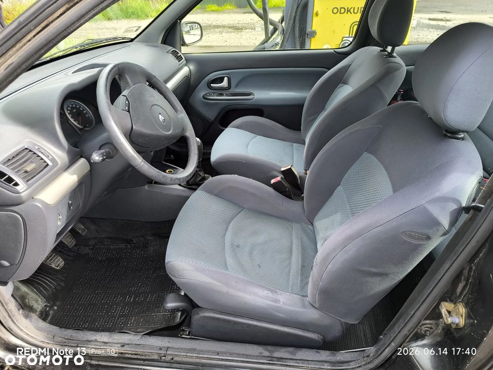 Renault Clio - 7