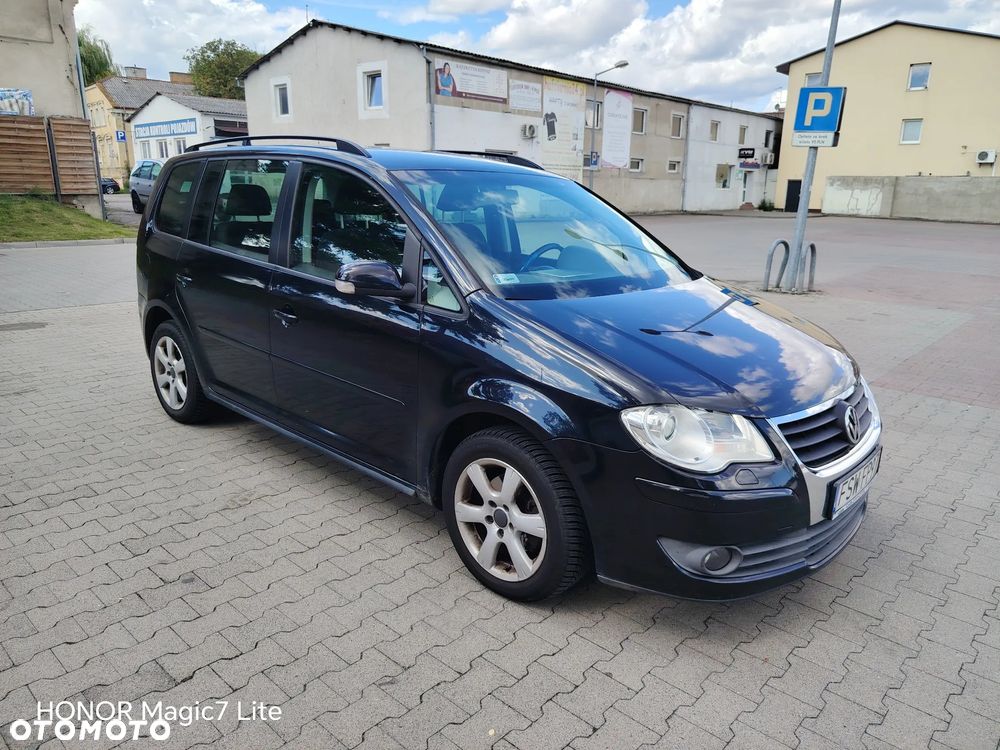 Volkswagen Touran - 8