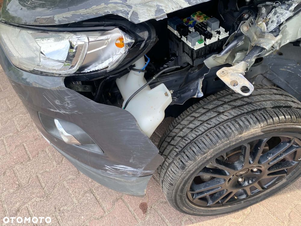 Ford EcoSport - 30