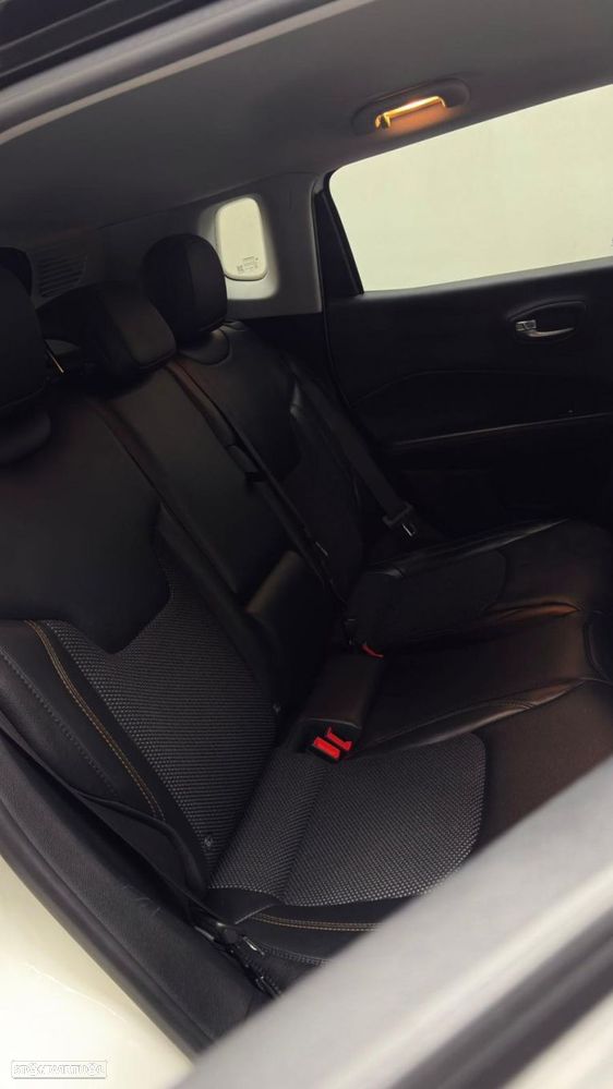 Jeep Compass 1.6 MultiJet Limited - 24