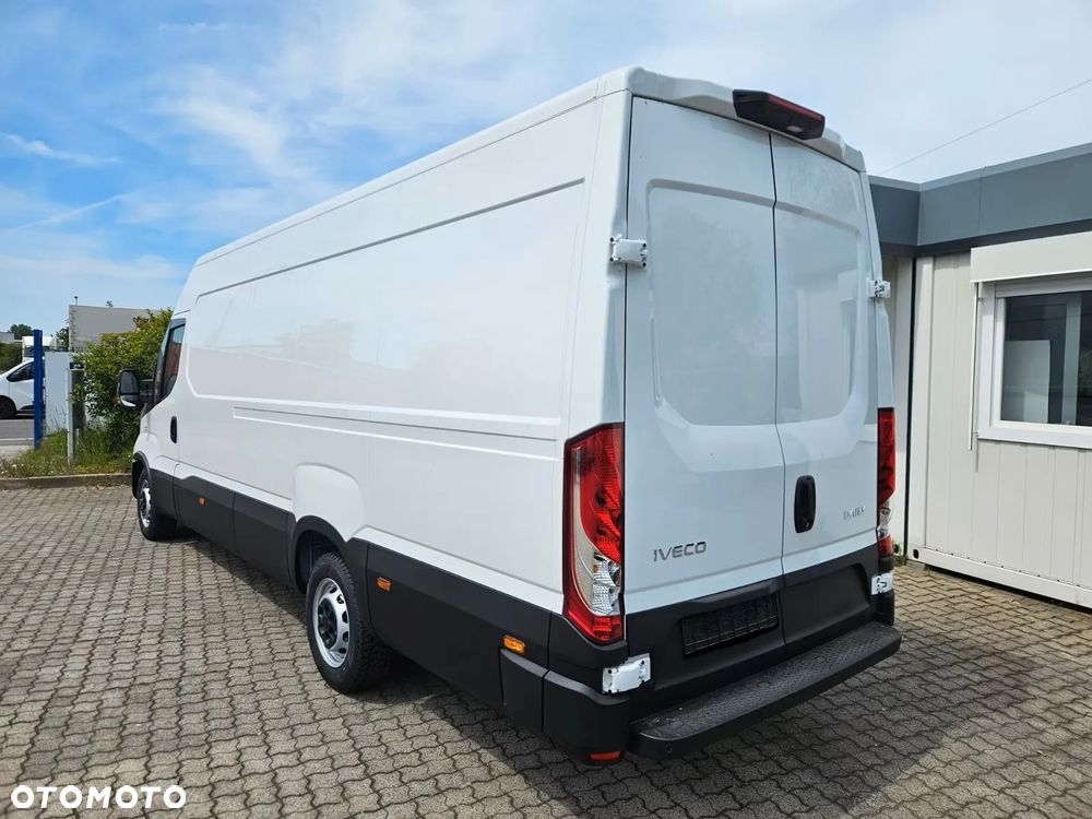 Iveco 35S18HV 16m3 180KM - 3