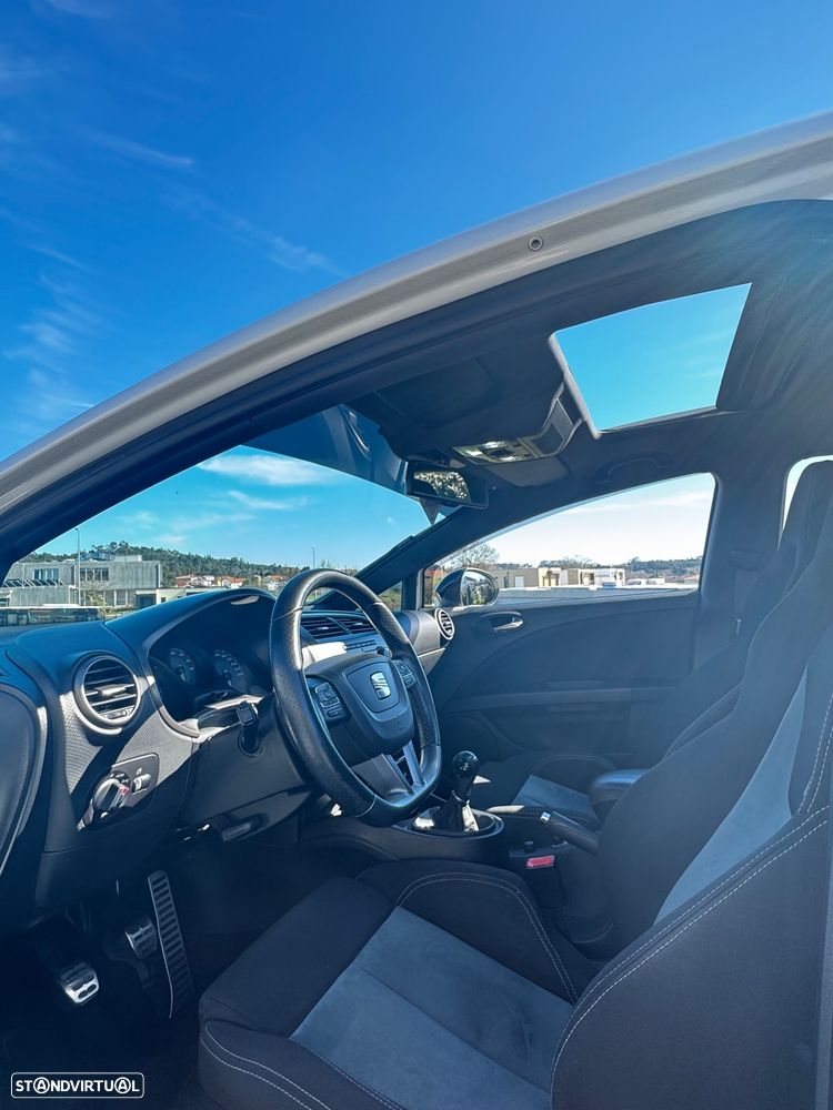 SEAT Leon 2.0 T FSI Cupra R - 9