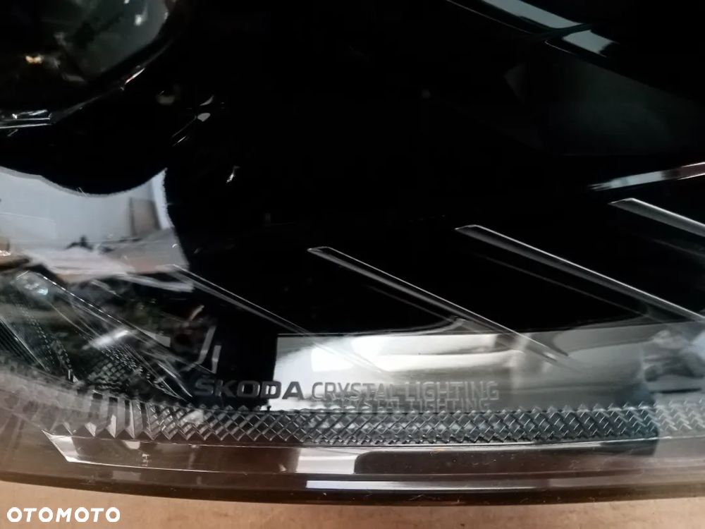 Lampa prawy przód przednia prawa Full Led Skoda Octavia IV 4 - 8