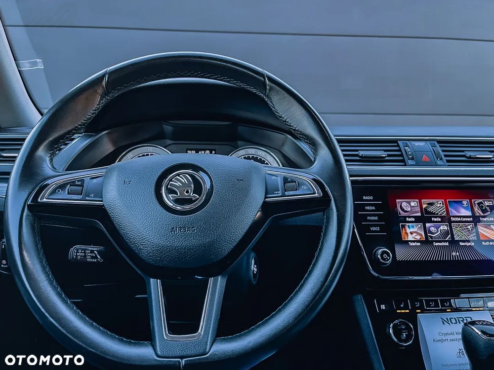 Skoda Superb Combi 2.0 TDI DSG Style - 32
