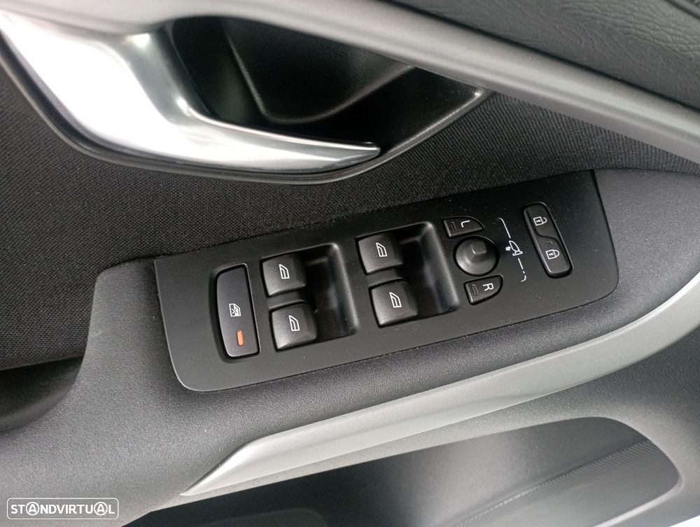 Volvo V40 2.0 D2 Momentum - 10