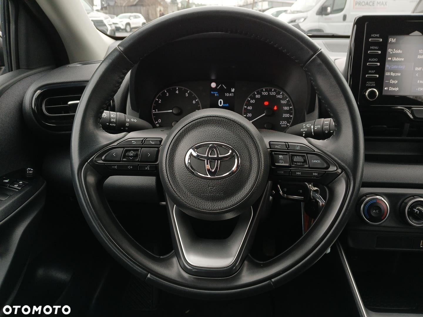 Toyota Yaris - 12