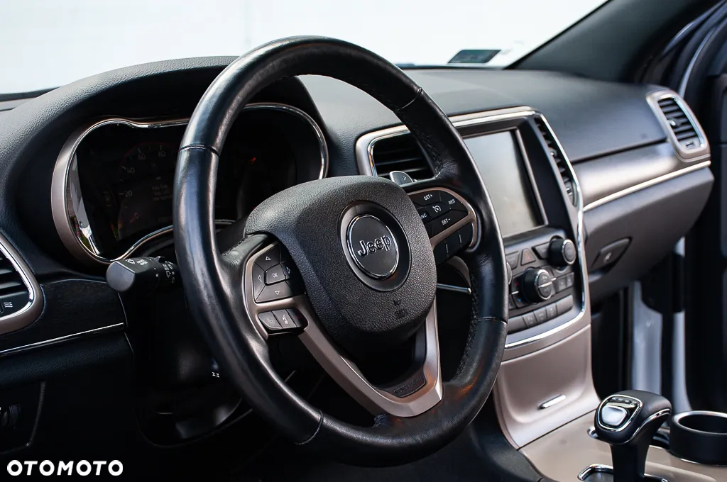Jeep Grand Cherokee - 18