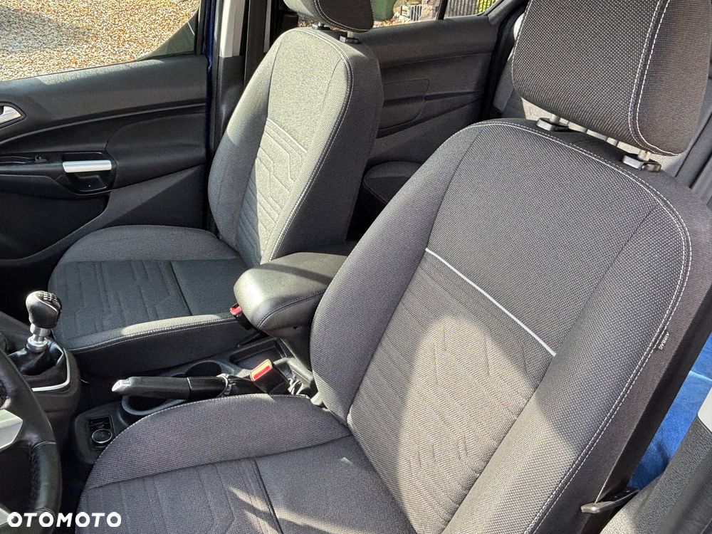 Ford Tourneo Connect Grand - 24