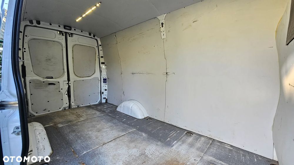 Iveco Daily 35S17 3,0D 170KM I Właściciel L2H2 Średniak Hak 3,5T Webasto Klima Fotel Bujany - 31