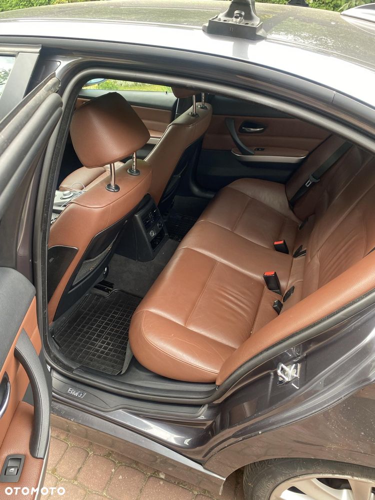 BMW Seria 3 320i - 4