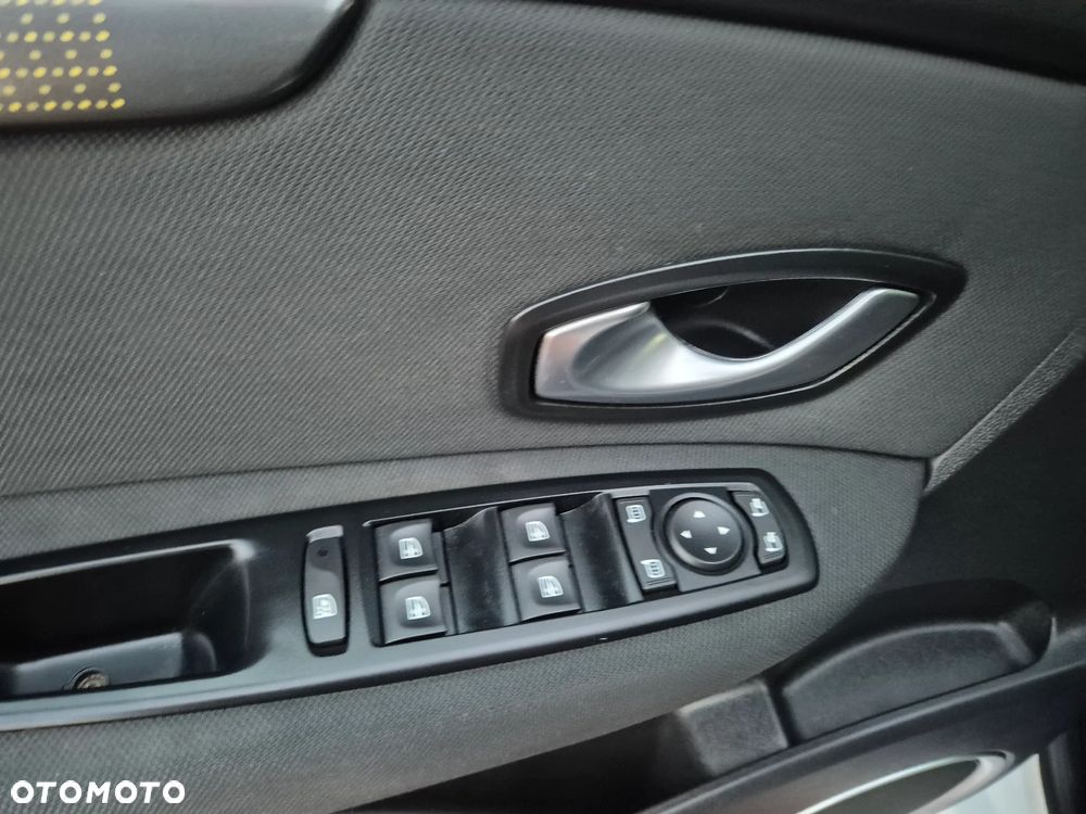 Renault Scenic 1.6 16V 110 Dynamique - 23