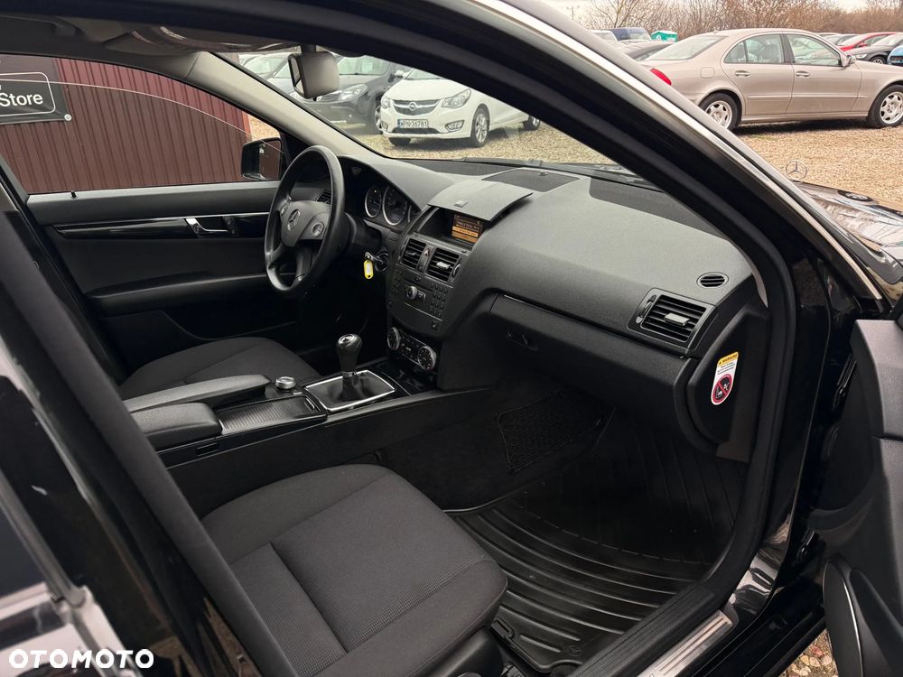 Mercedes-Benz Klasa C 180 Kompressor BlueEFFICIENCY Elegance - 15
