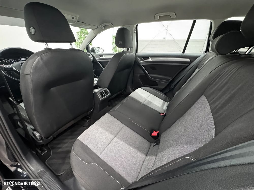VW Golf Variant 1.6 TDi Confortline - 28