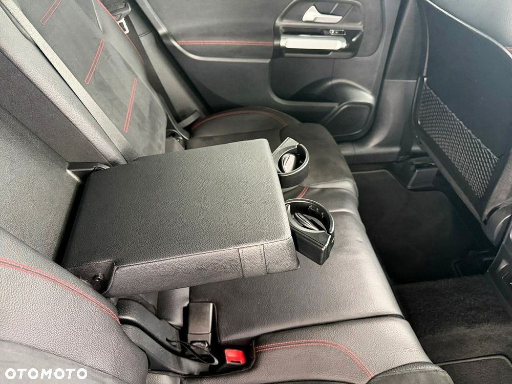 Mercedes-Benz GLB - 28