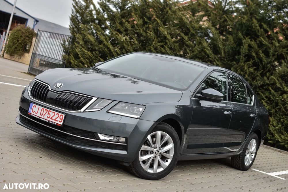 Skoda Octavia 1.6 TDI DSG Clever - 4