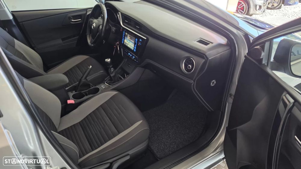 Toyota Auris 1.6 D-4D Exclusive+Navi - 48