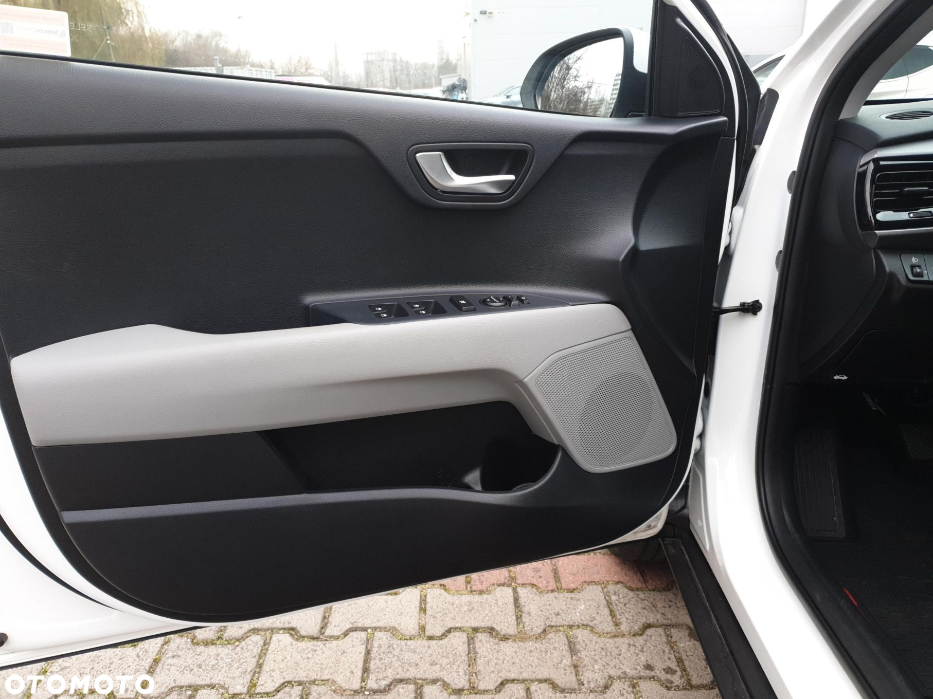 Kia Stonic 1.0 T-GDI L - 10