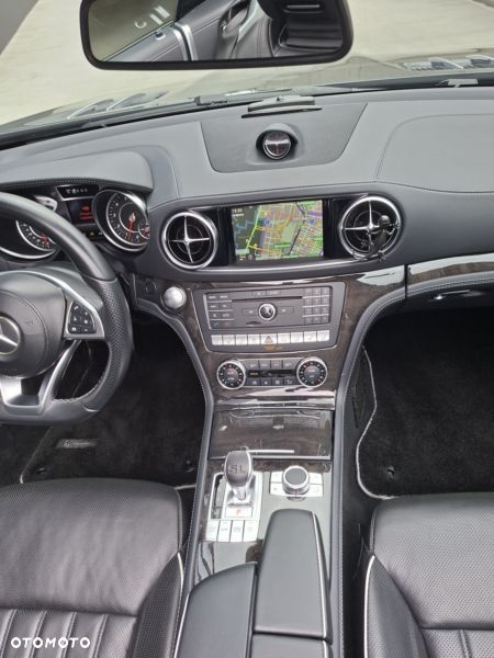 Mercedes-Benz SL - 24