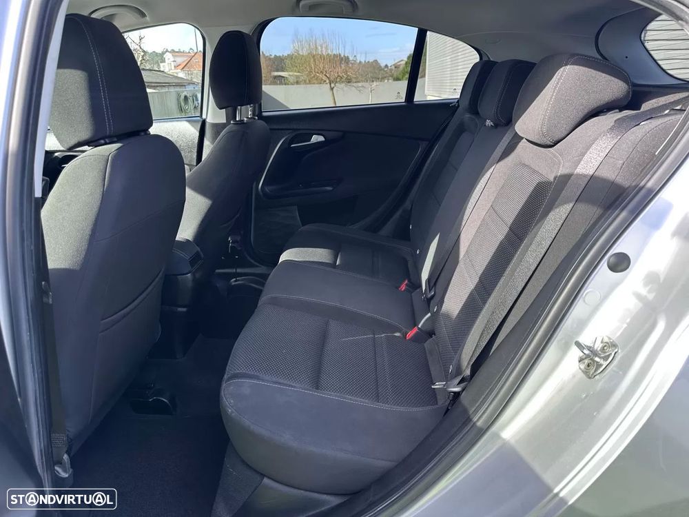 Fiat Tipo 1.3 M-Jet Lounge Tech - 32