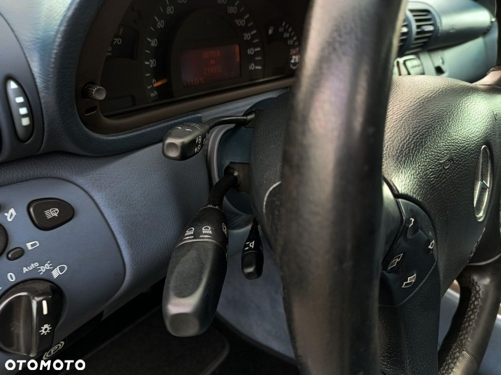 Mercedes-Benz Klasa C 240 T 4Matic Elegance - 6