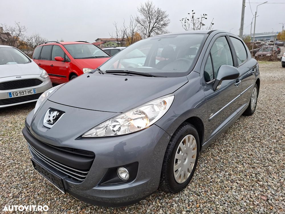 Peugeot 207 - 1