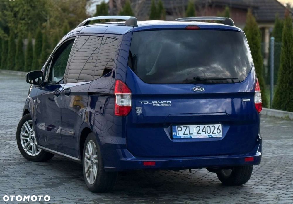 Ford Tourneo Courier - 8