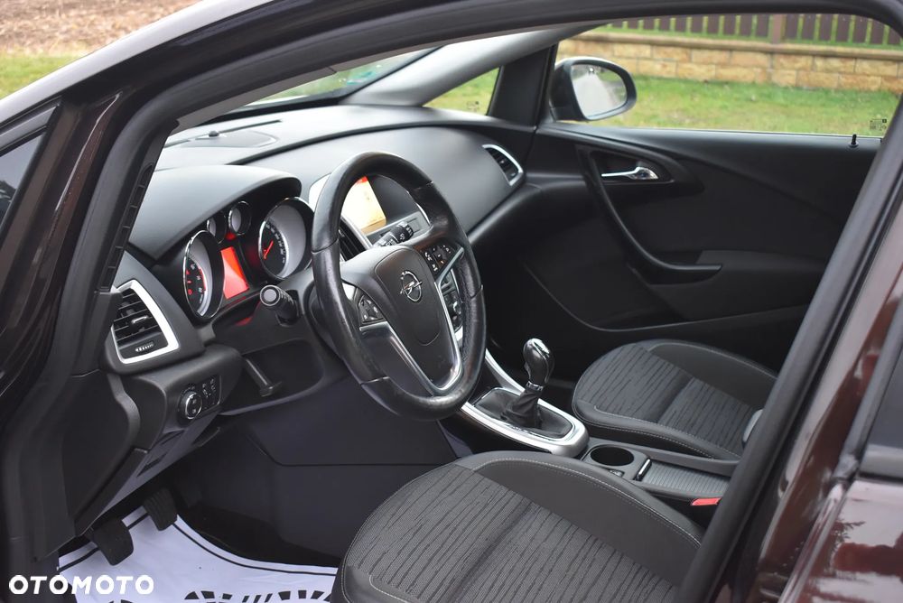 Opel Astra 1.4 Turbo Cosmo - 25