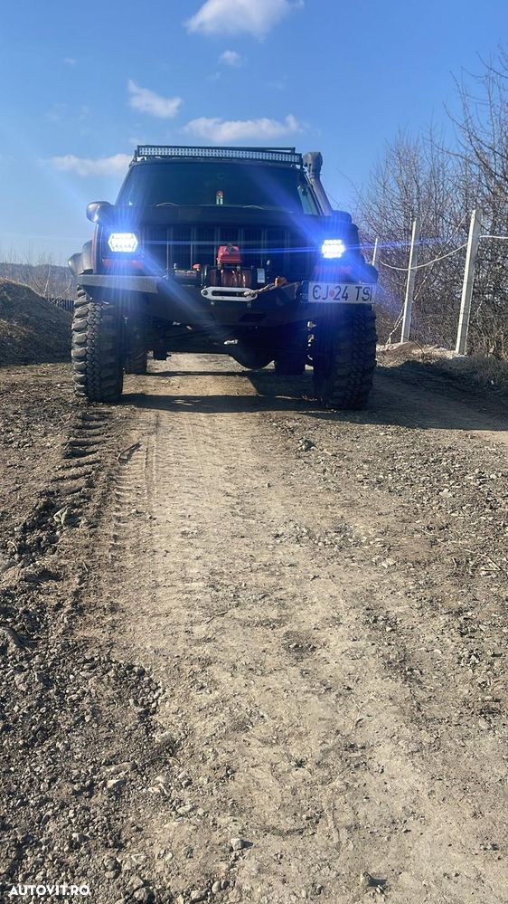 Jeep Cherokee - 2