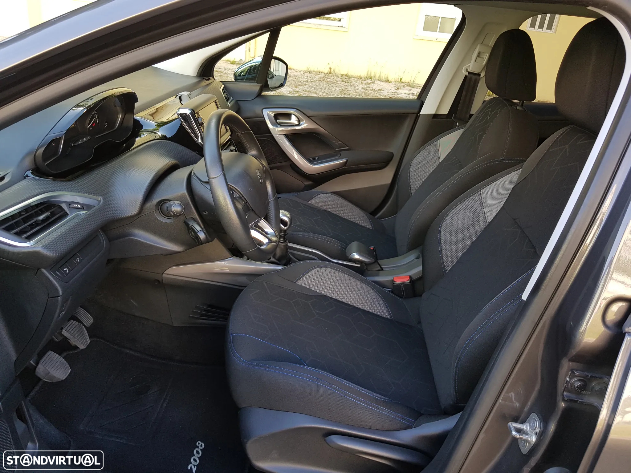 Peugeot 2008 1.5 BlueHDi Style - 28