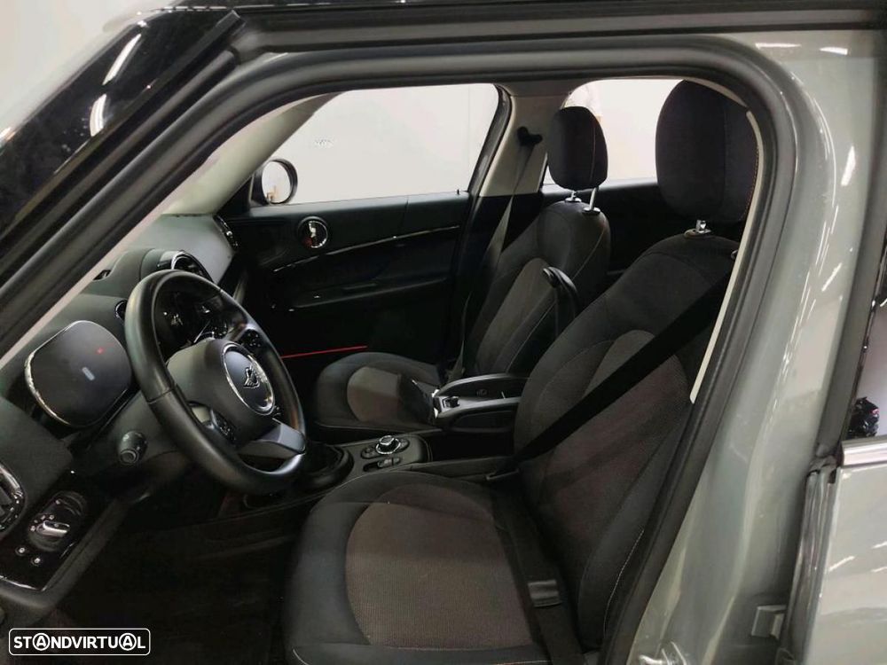 MINI Countryman Cooper SE Premium Essential Auto - 3