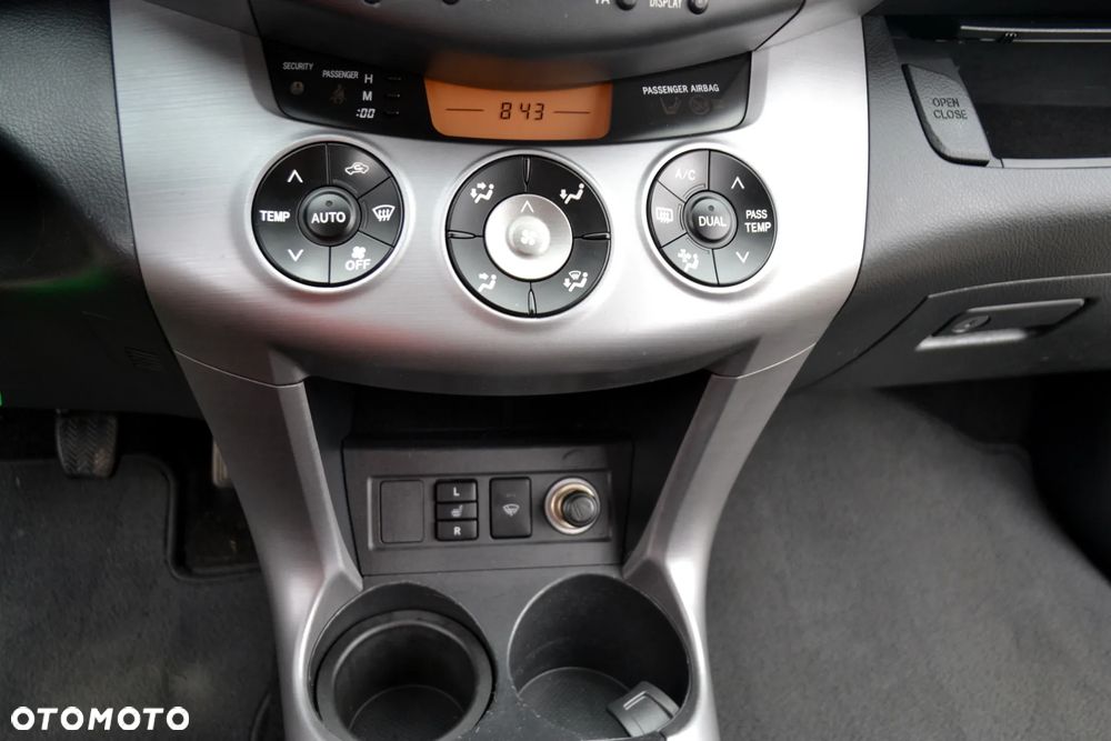 Toyota RAV4 2.0 VVT-i Luna - 27