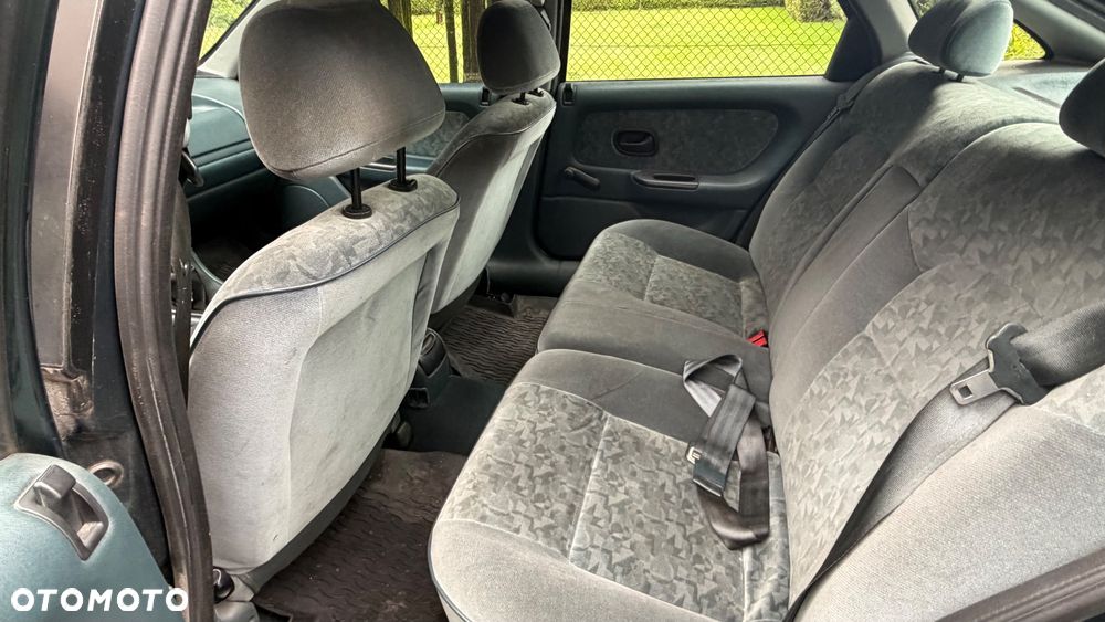 Renault Laguna 1.8 RN - 7