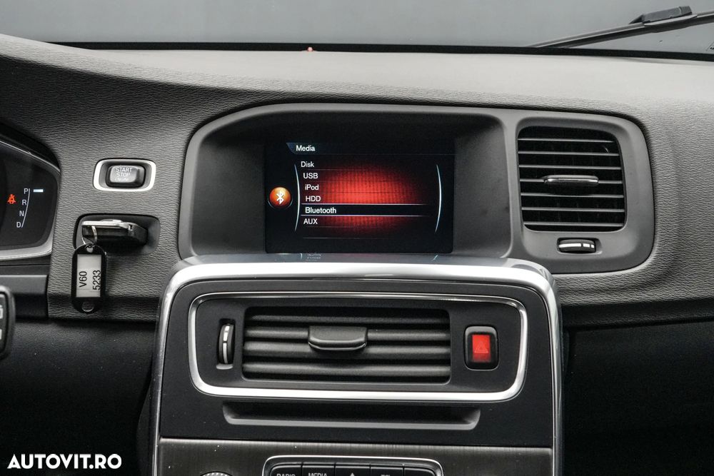 Volvo V60 D5 Momentum - 21