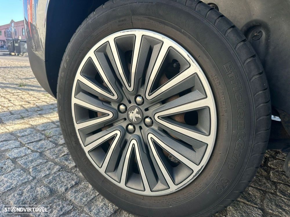 Peugeot 2008 1.2 PureTech Active - 15