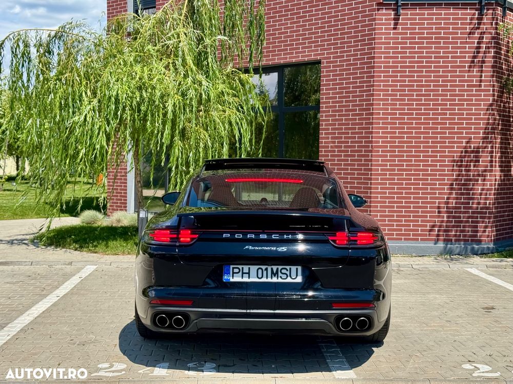 Porsche Panamera 4S - 5
