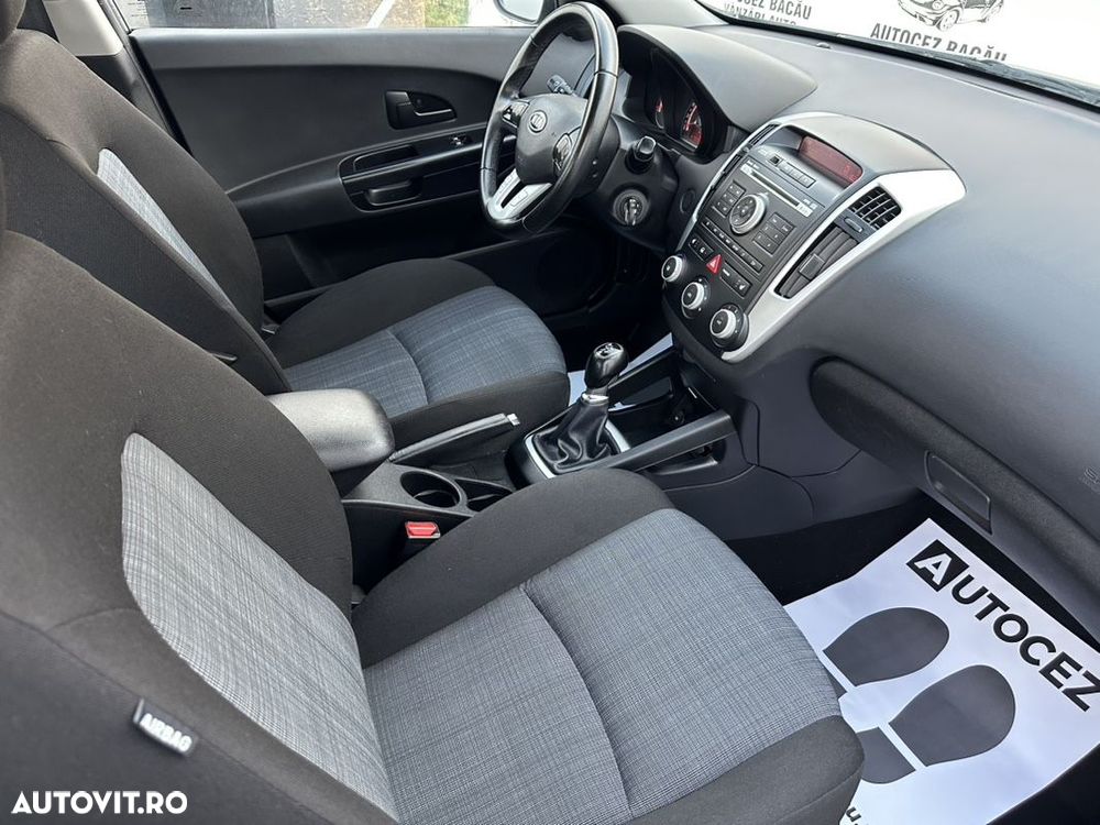 Kia Ceed 1.4 CVVT Attract - 13