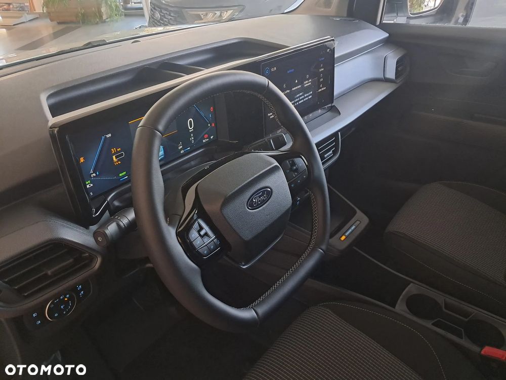 Ford Transit Courier - 8