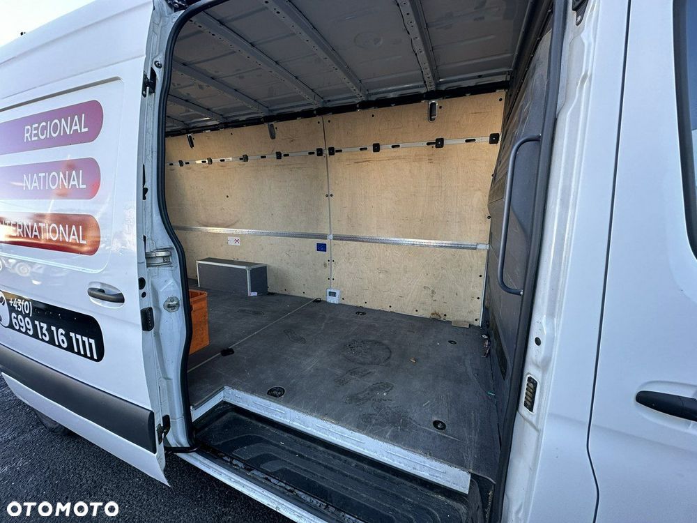Mercedes-Benz Sprinter - 20