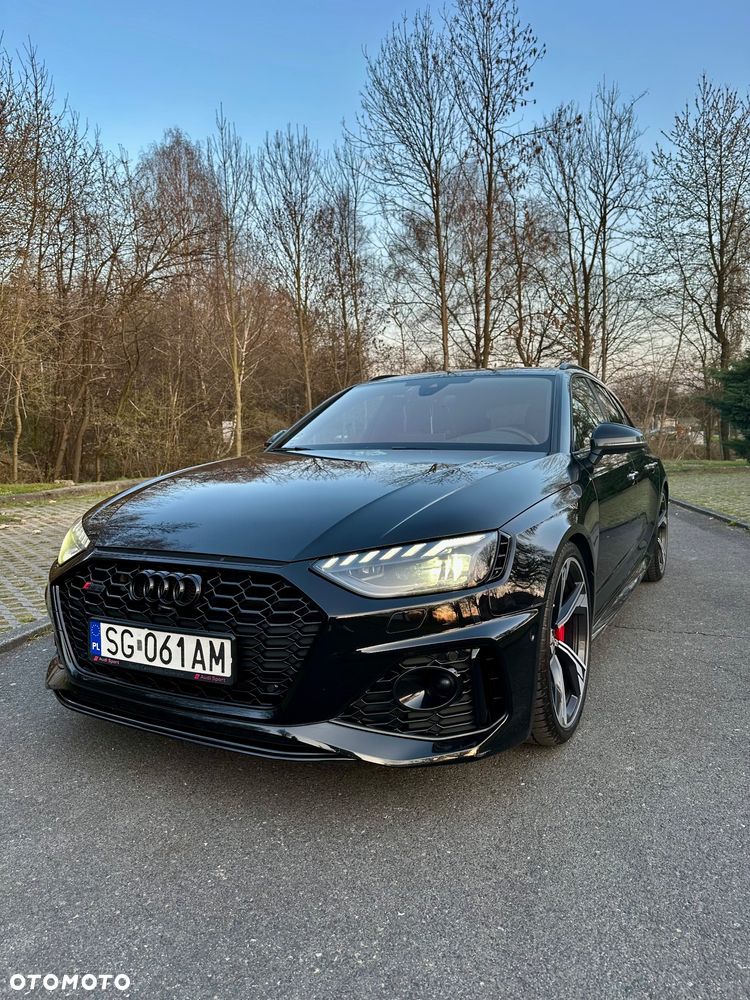 Audi RS4 Limousine - 12
