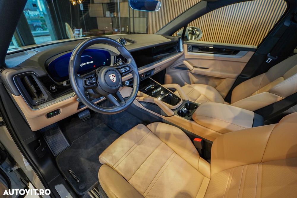 Porsche Cayenne Coupe E-Hybrid - 18