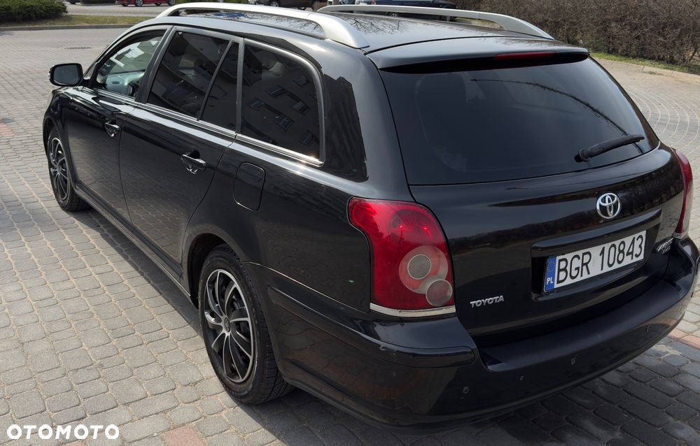 Toyota Avensis - 9