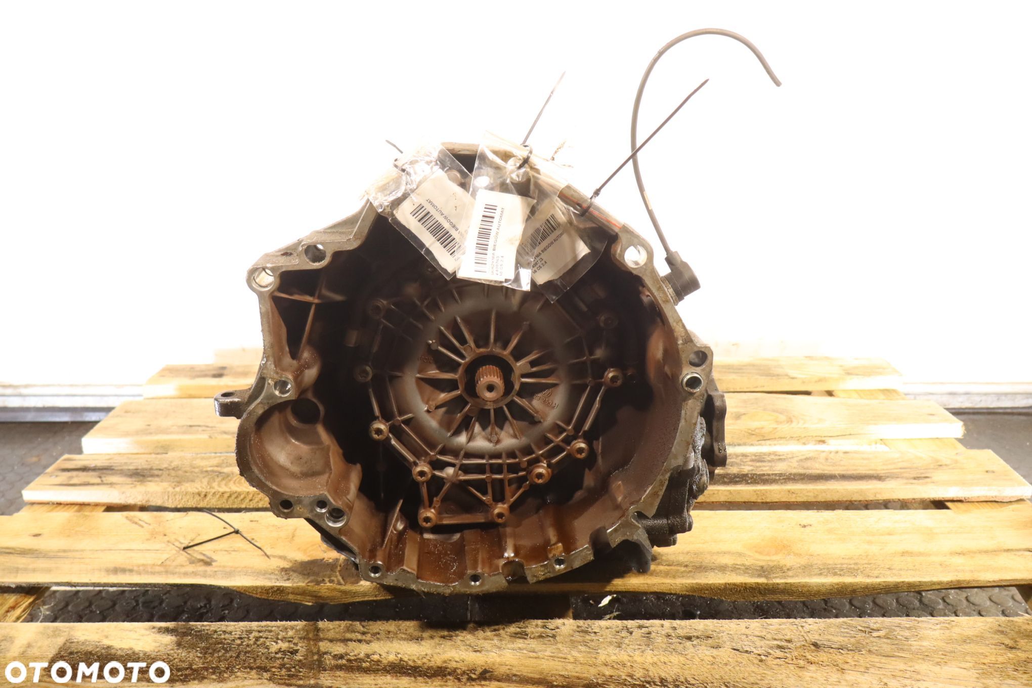 SKRZYNIA BIEGÓW AUTOMAT  AUDI A6 C5 2.4 - 1