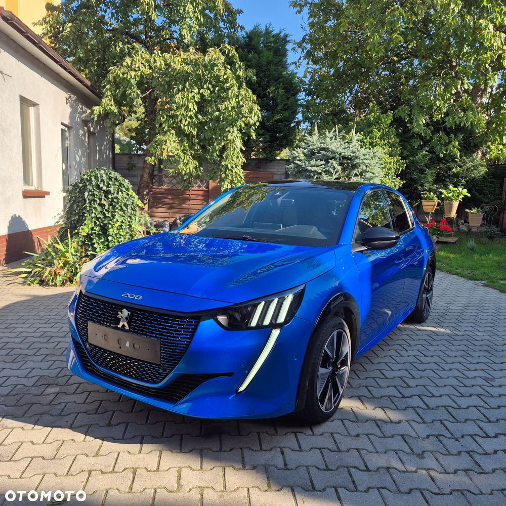 Peugeot 208 - 1