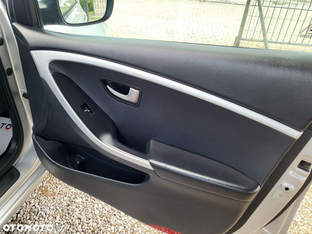 Hyundai i30 - 23