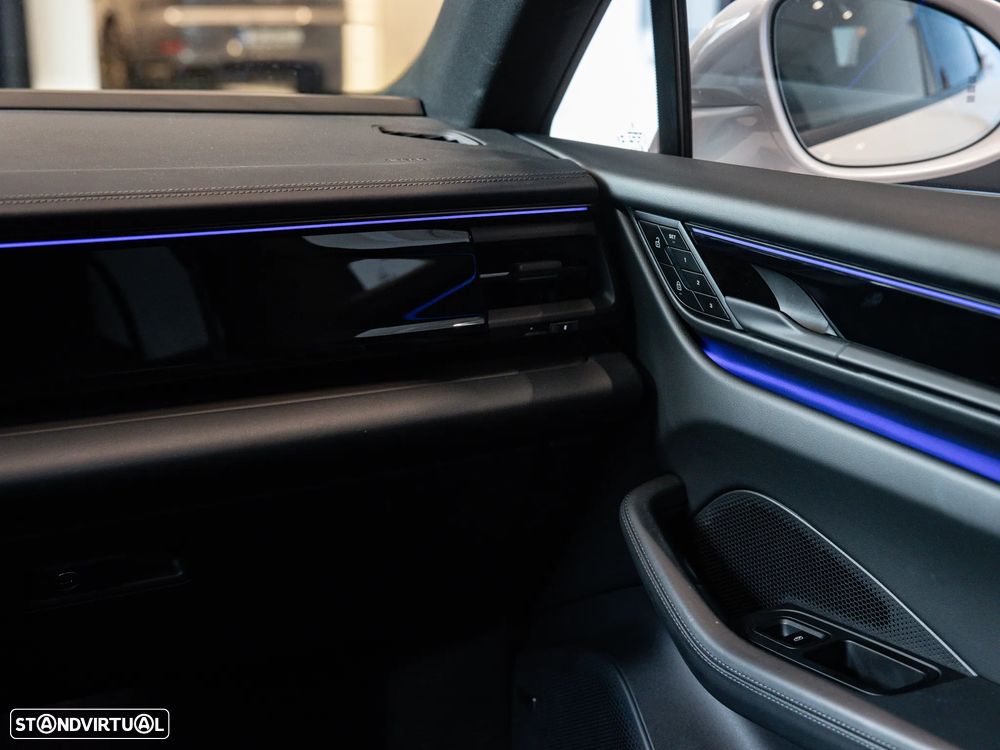 Porsche Macan Electric 4 - 34