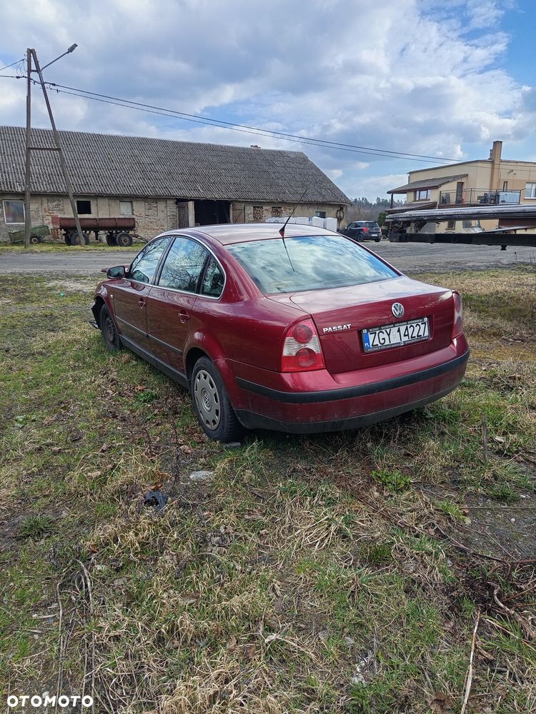 Volkswagen Passat - 4