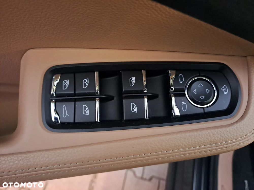 Porsche Macan Standard - 25