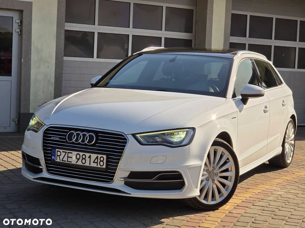 Audi A3 Sportback 1.4 TFSI E-tron Ambiente e-S tronic - 2